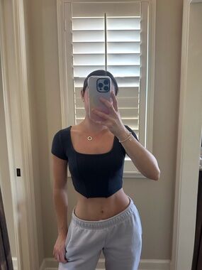 Cropped tee
